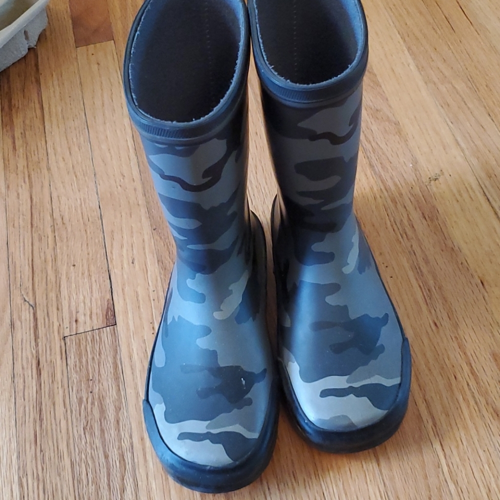 Camouflauge rain boots